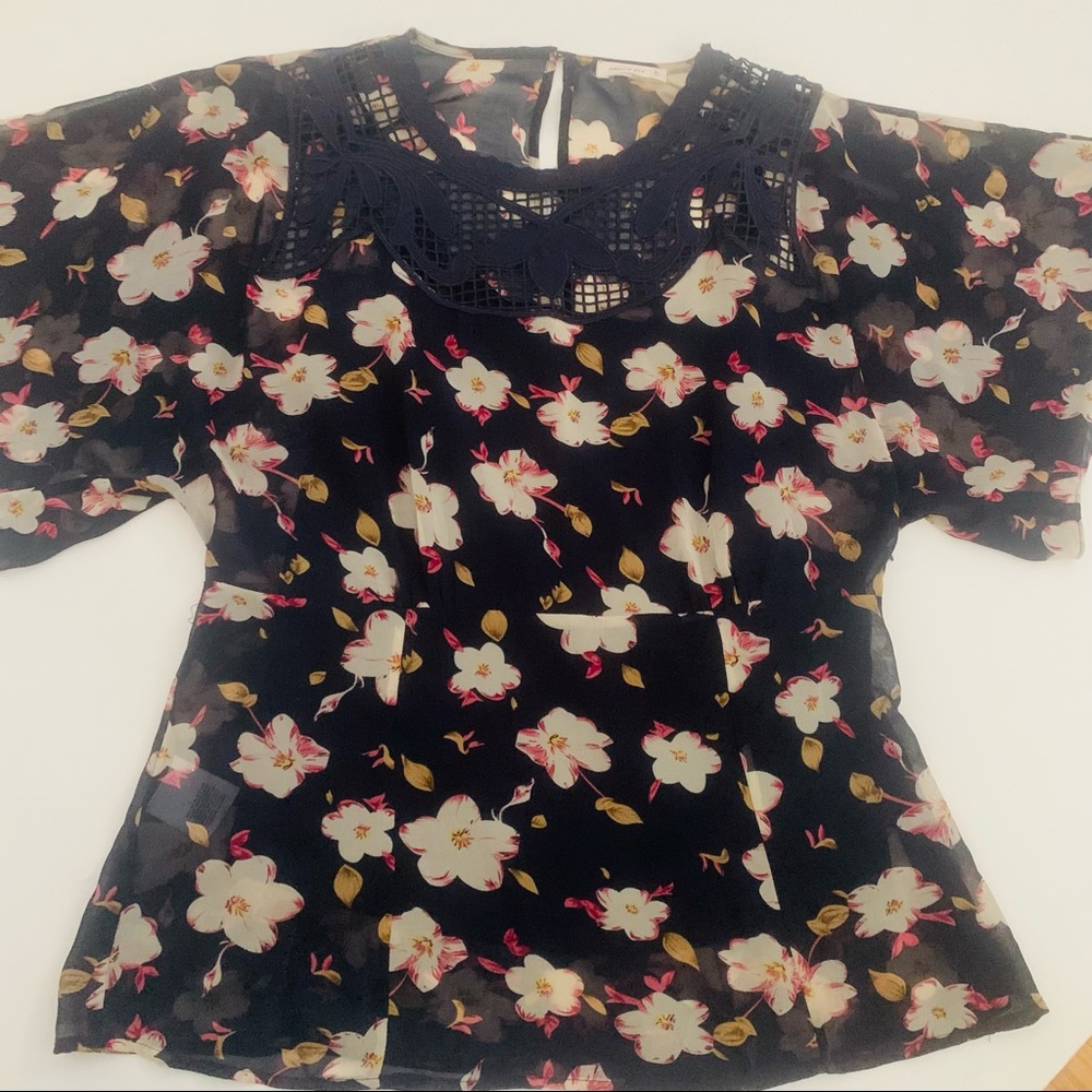 Anthropologie Meadow Rue Navy Floral blouse size Small